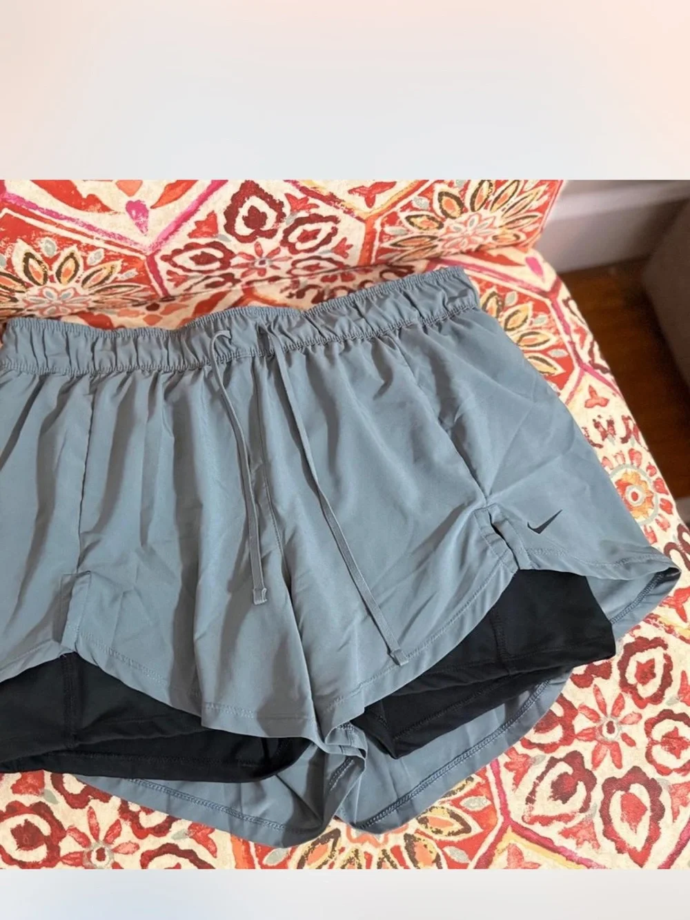Nike Women’s Dri-Fit 2 in 1 shorts Light Layered Running Shorts Sz L